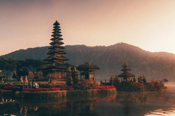 North Bali Instagram Tour: Scenic Highland, Lakes & Jungle Vistas