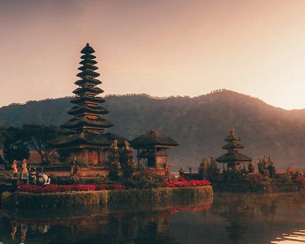 North Bali Instagram Tour: Scenic Highland, Lakes & Jungle Vistas