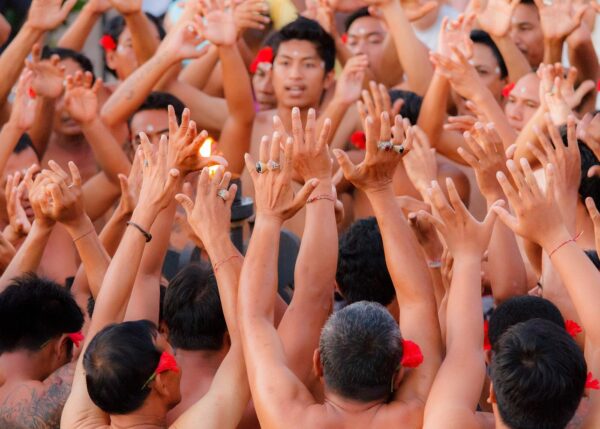 Uluwatu Cultural Tour: Ocean Cliff Temple & Kecak Fire Dance